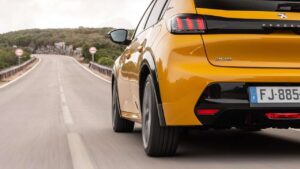 Peugeot-208-zadni-naprava