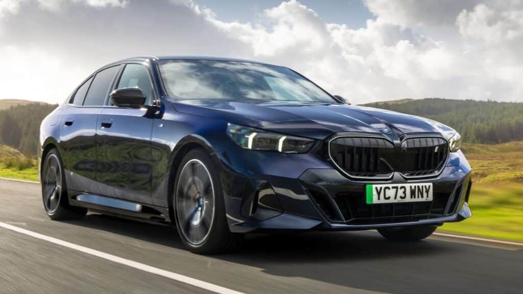 BMW-i5-2024-brzdy-havarie