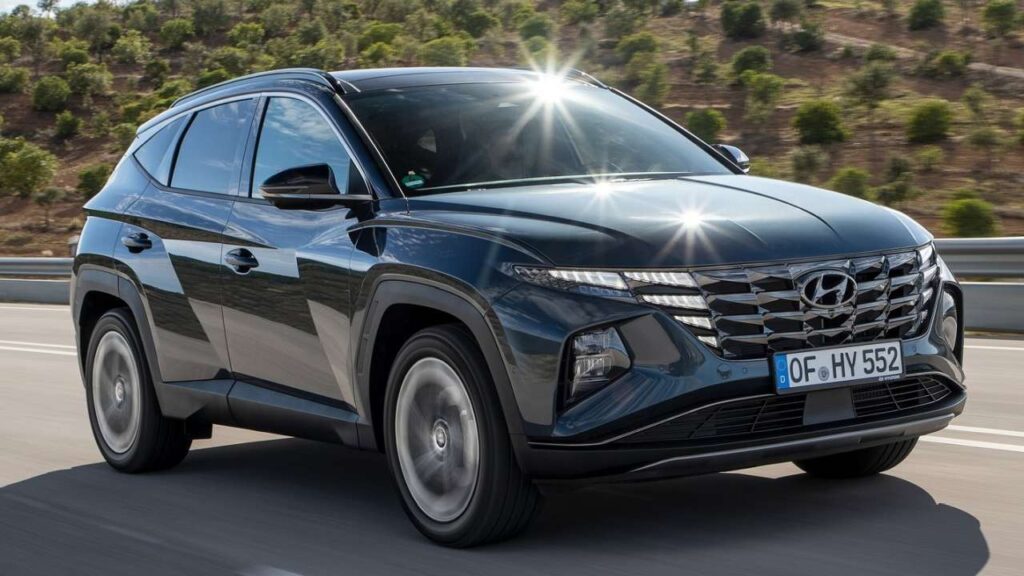 Hyundai-Tucson-2021-zadni-okno-skripnuti-kba