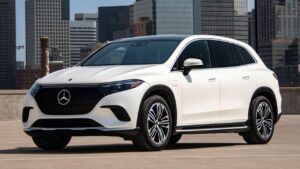 Mercedes-Benz-EQS-SUV-2023-pojistka-pozar