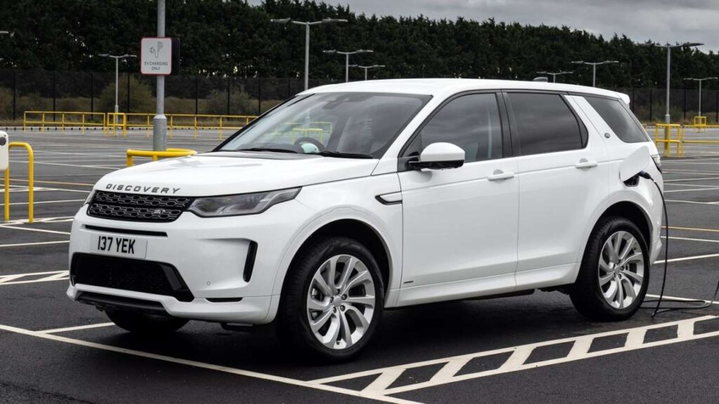 Land-Rover-Discovery-Sport-2023-A-sloupek