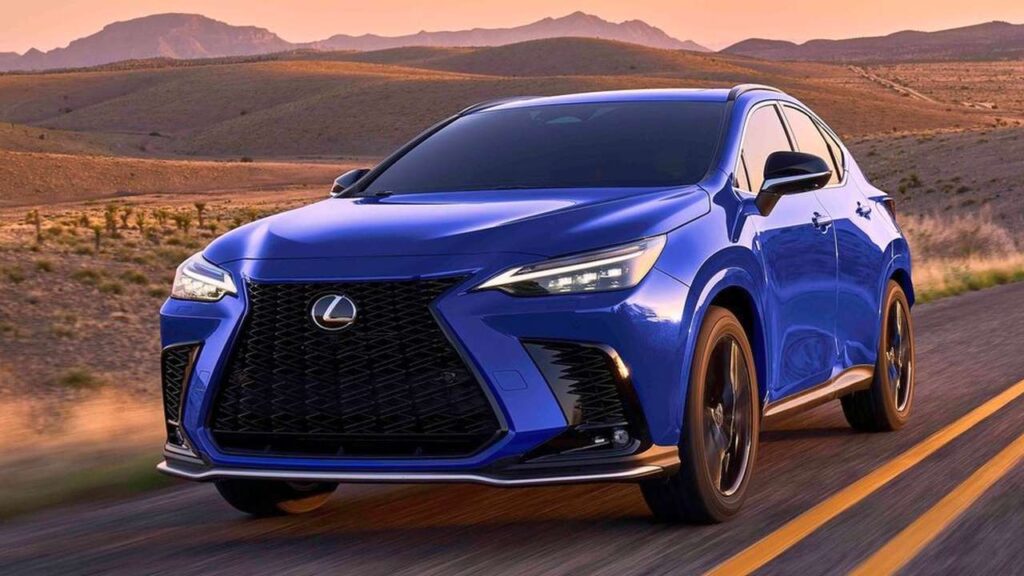 Lexus-NX-2022-kamera-selhani