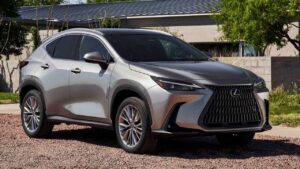 Lexus-NX-2023-kamera-pre-collision