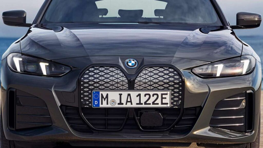 BMW-i4-2024-nosnik-praskliny-svolavacka-rozsireni