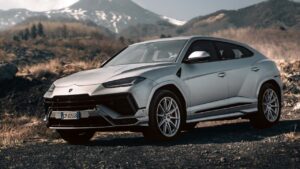 Lamborghini-Urus-kapota-havarie-kba