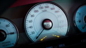 Rolls-Royce-Ghost-pristrojovka-sklo-zraneni-kba