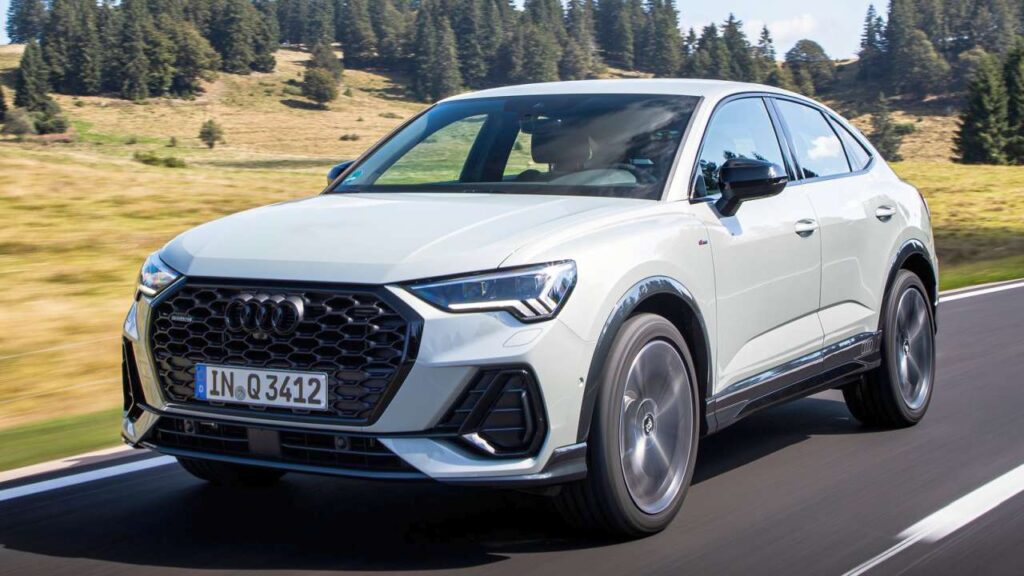 Audi-Q3-Sportback-navijec-pasu