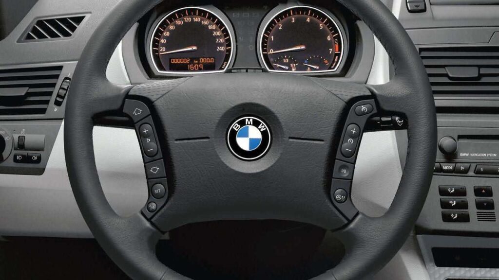 BMW-X3-ridic-airbag-kba