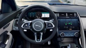 Jaguar-E-Pace-2020-2022-airbag-zraneni