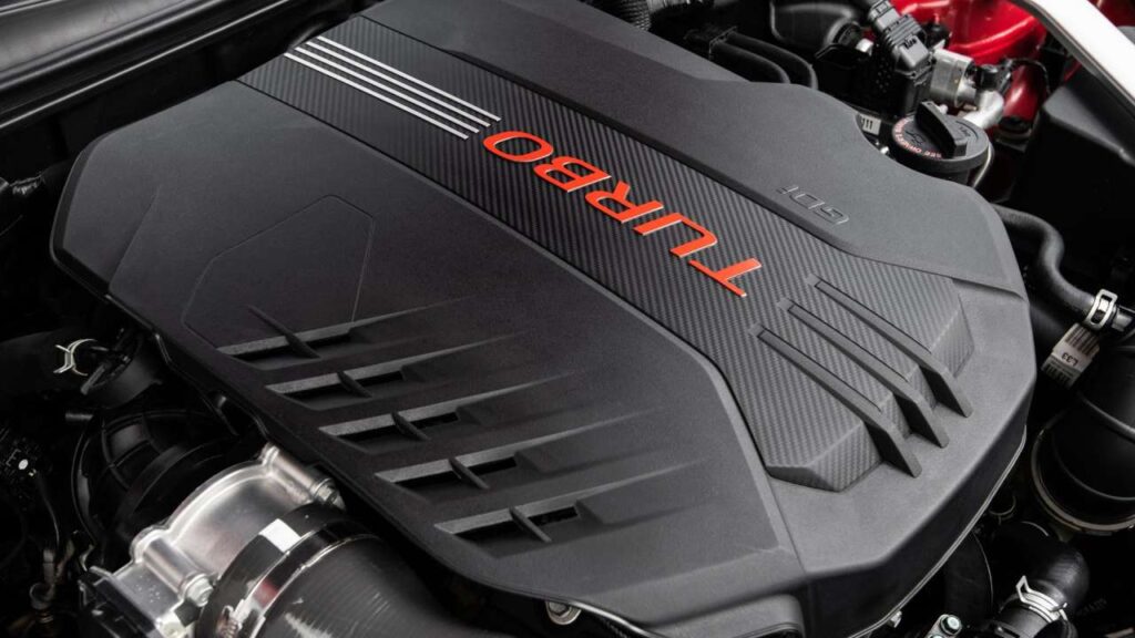 Kia-Stinger-turbo-unik-oleje
