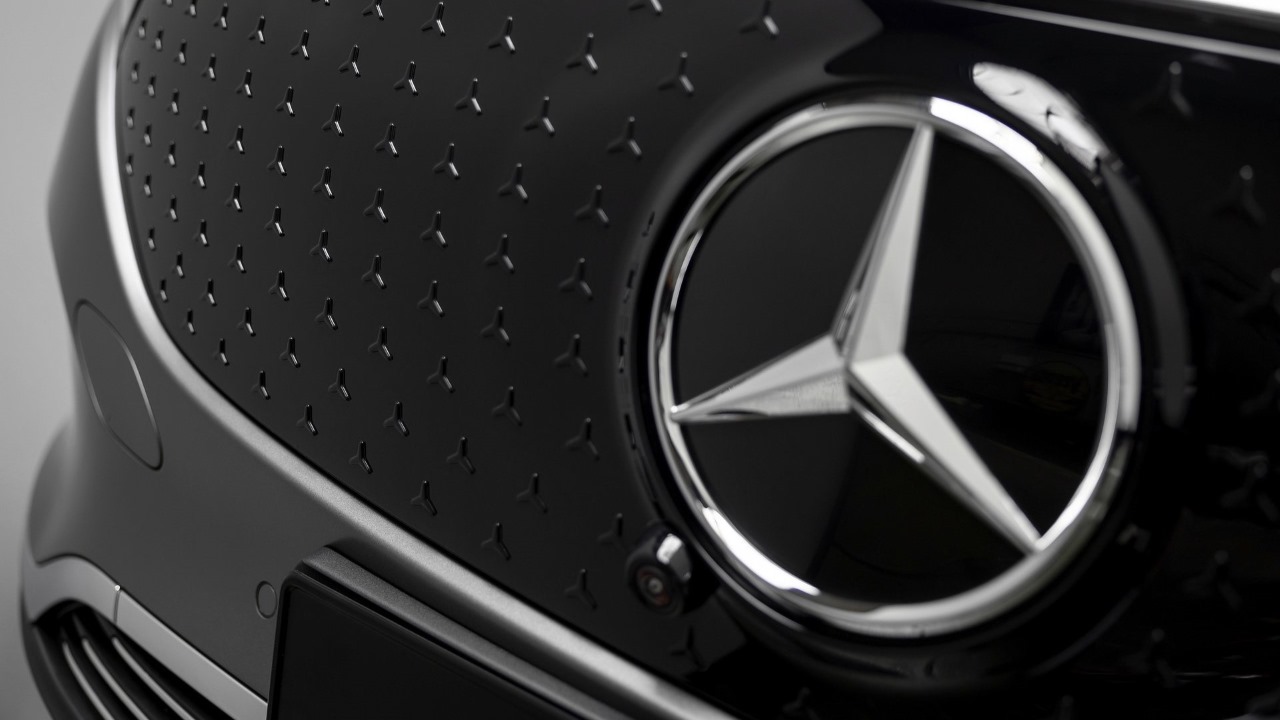 Mercedes-Benz-2024-pyrotechnicka-pojistka