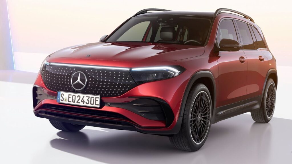 Mercedes-Benz-EQB-2024-pyropojistka-zraneni