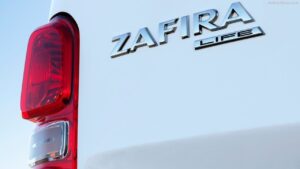 Opel-Zafira-2024-pruziny-havarie