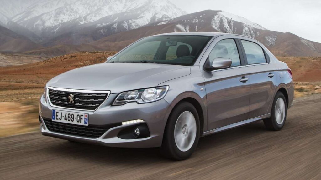 Peugeot-301-2022-motor-emise
