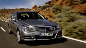 Mercedes-Benz-C-Class-2010-2016-rizeni-havarie