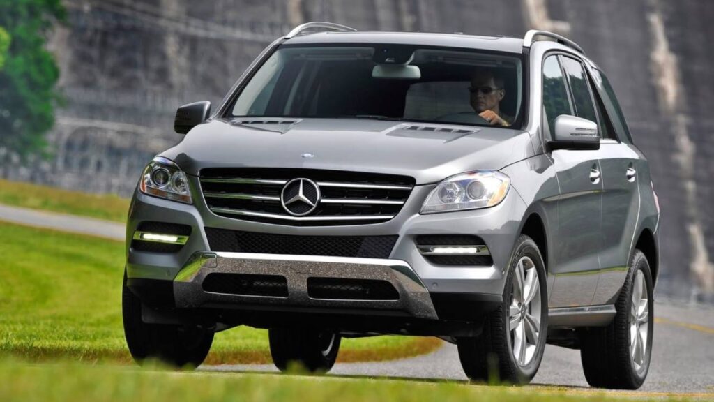 Mercedes-Benz-M-Class-2010-2016-rizeni-havarie