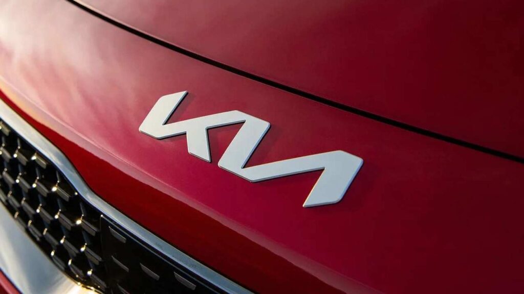 kia-niro-ceed-pozar-spojka-kba