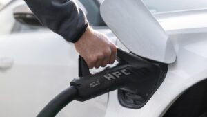 Audi-nabijeni-baterie-pozar