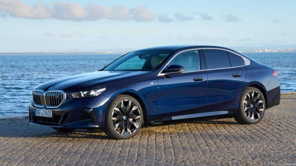 BMW-i5-2022-2024-brzdy-havarie