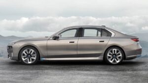 BMW-i7-2022-2024-brzdy-havarie