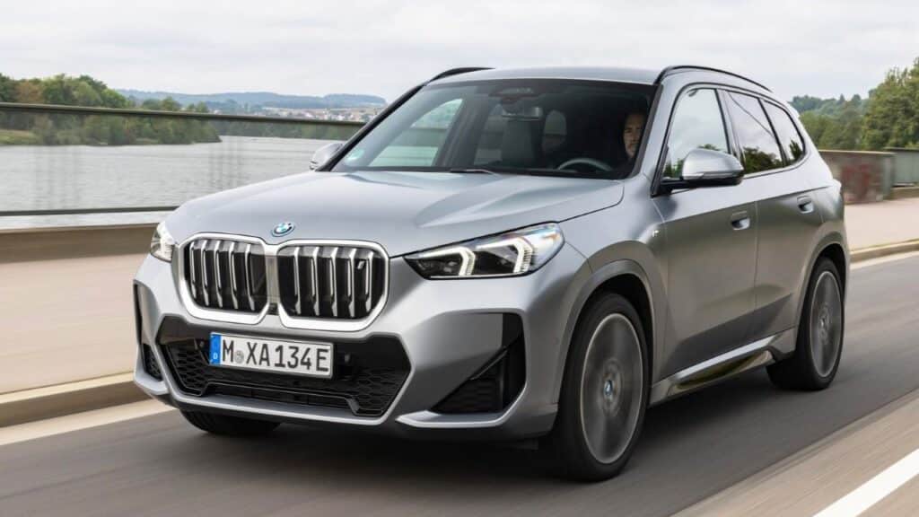 BMW-iX1-2022-2024-brzdy-havarie