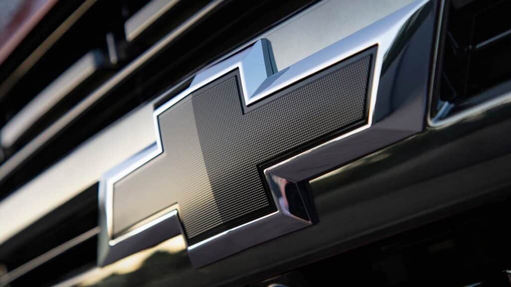 Chevrolet-Tahoe-zablokovani-zadnich-kol-kba