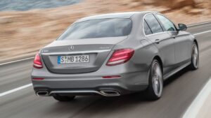 Mercedes-Benz-E-Class-2024-zadni-naprava