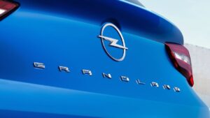 Opel-Grandland-2024-ztrata-kontroly-rizeni
