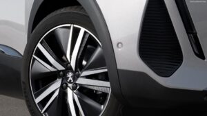 Peugeot-3008-2023-2024-rameno-havarie