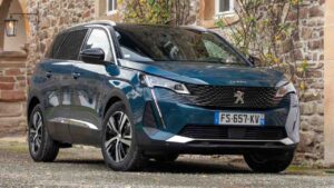 Peugeot-5008-2024--sroub-kuloveho-cepu