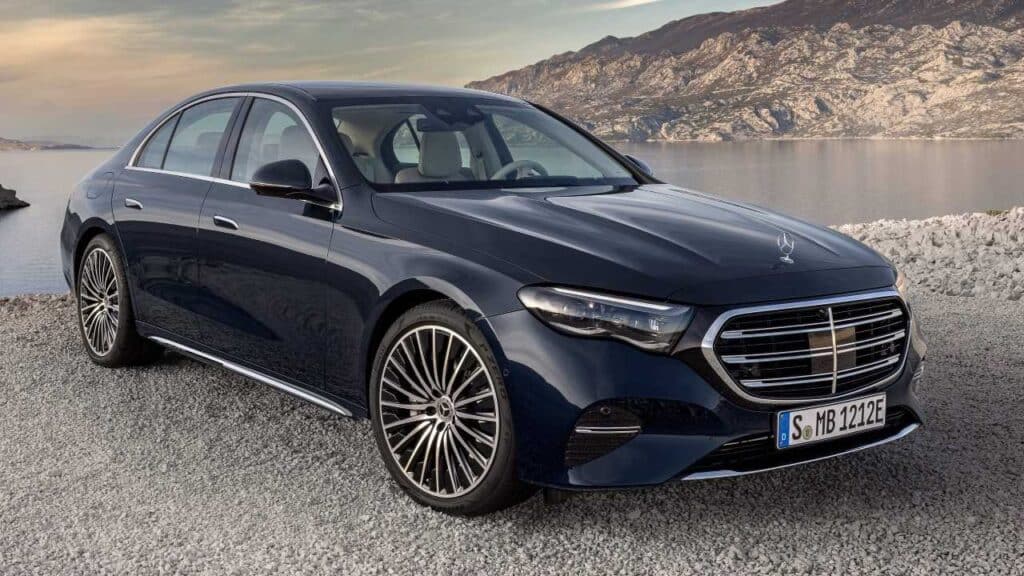 Mercedes-Benz-E-Class-2024-podvozek-havarie