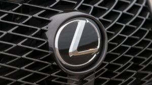 Lexus-NX-2017-2022-palivo-cerpadlo-pozar