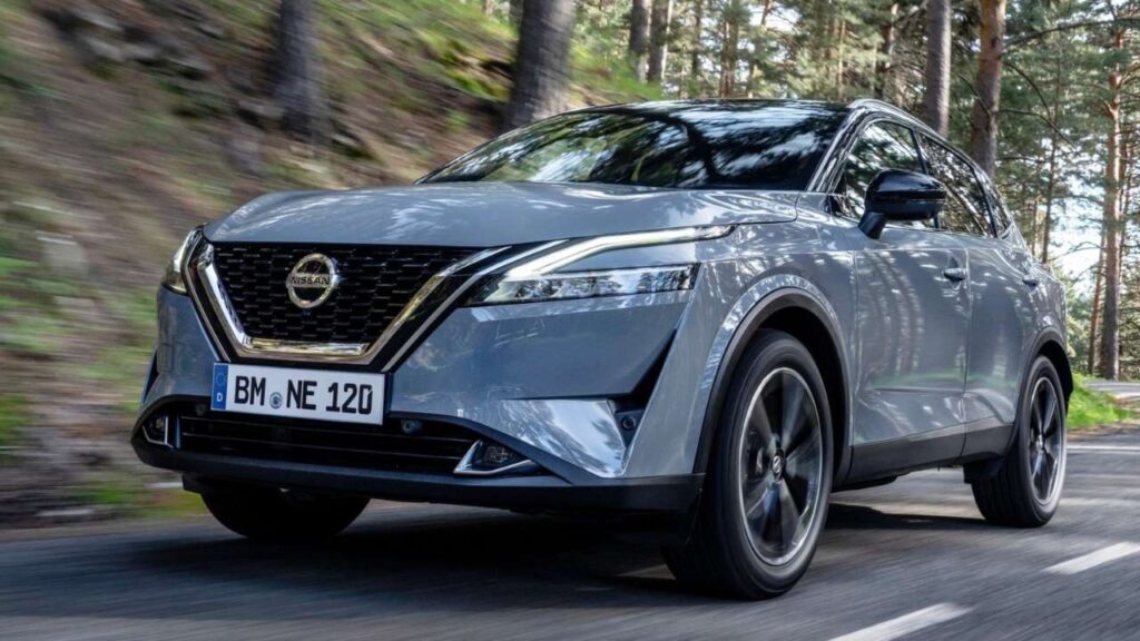 Nissan-Qashqai-2021-2024-software-chyba