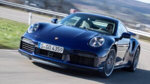 Porsche-911-2023-bezpecnostni-pasy-zraneni