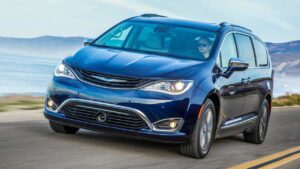 Chrysler-Pacifica-hv-baterie-pozar-kba