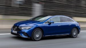 Mercedes-Benz-EQE-2022-2024-podvozek-zraneni