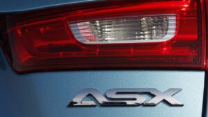 Mitsubishi-ASX-upadly-vyfuk