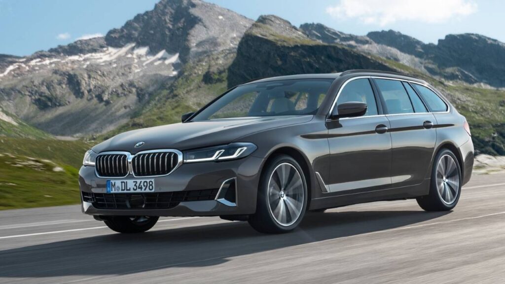 BMW-5-Series-2023-2025-elektronika-pozar