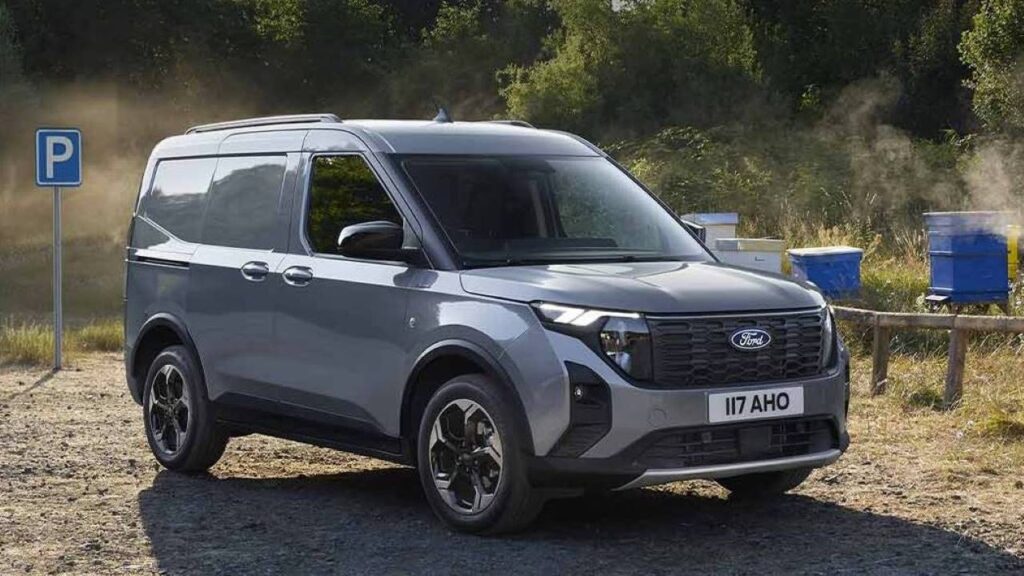 Ford-transit-courier-2021-2024-palivo-pozar