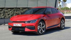 Kia-EV6-2023-hnaci-hridel-praskne-kba