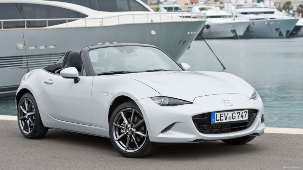 Mazda-MX-5-2023-2024-elektronika-zraneni