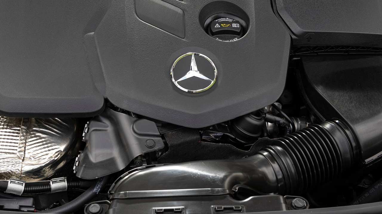 Mercedes-Benz-pojistkove-skrinky-pozar-kba