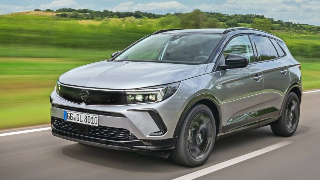 Opel-Grandland-2024-nefunkcni-bocni-airbagy