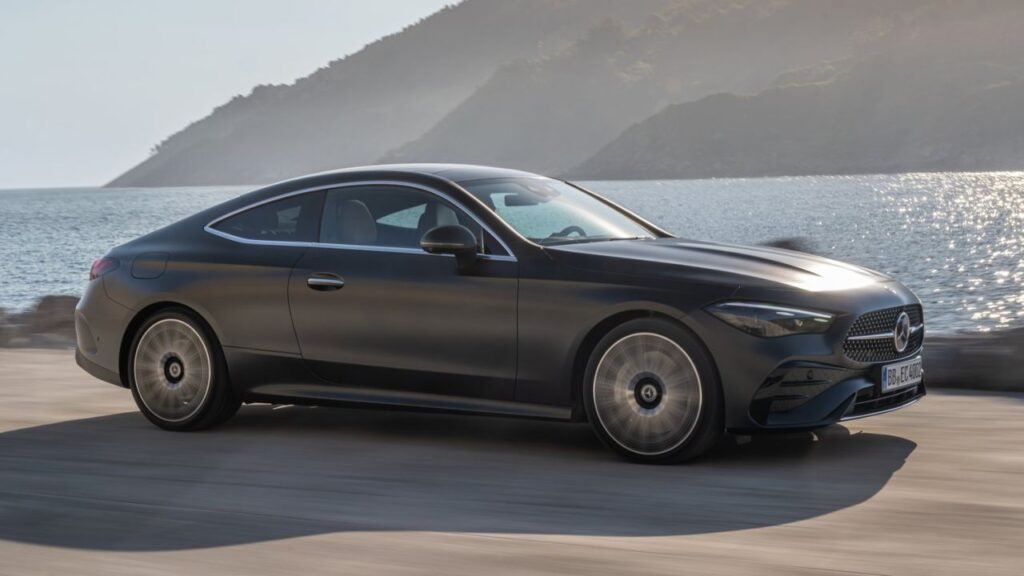 Mercedes-Benz-CLE-pojistky-pozar