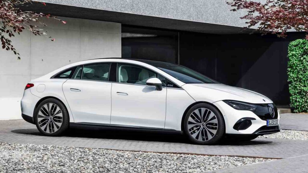 Mercedes-Benz-EQE-pojistky-pozar