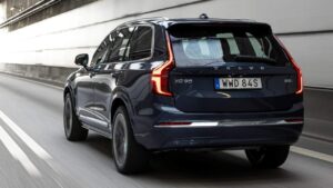Volvo-XC90-selhani-brzd-kba