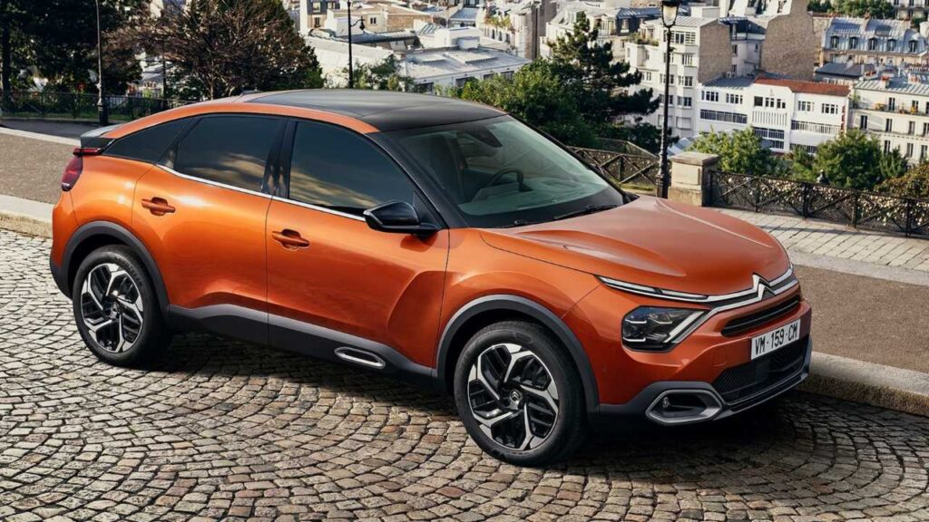 Citroen-C4-2023-2025-palivo-pozar