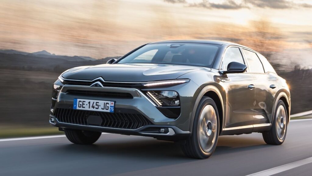 Citroen-C5-X-2022-2025-palivo-pozar