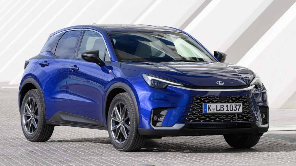 Lexus-LBX-display-selhani