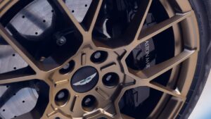 Aston_Martin-Vanquish-posilovac-brzd-selhani-kba